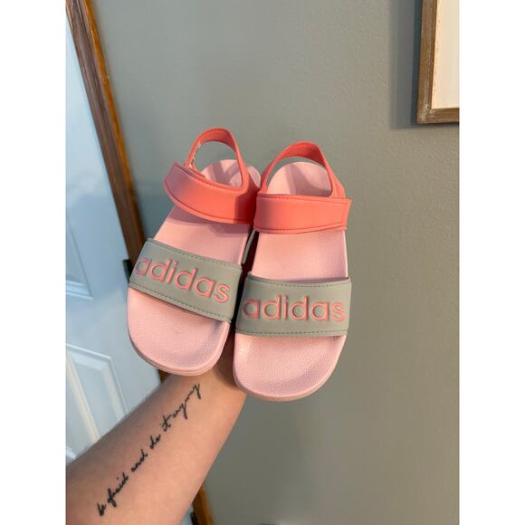 Adidas Adilette Sandals Youth Size 2 - Picture 2 of 7